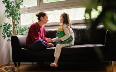 #234 – „Coby, the Coping Buddy“ – Wie kann Coby beim Schulstart helfen? Ein KI-gesteuertes Plüschtier für eine bildschirmfreie Unterstützung für Routinen, Übergänge und Emotionen (Interview)